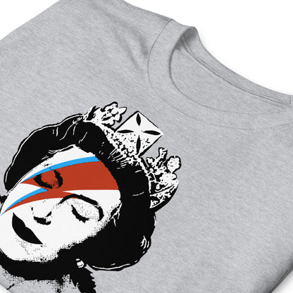 detalle de camiseta still sane banksy isabel bowie gris