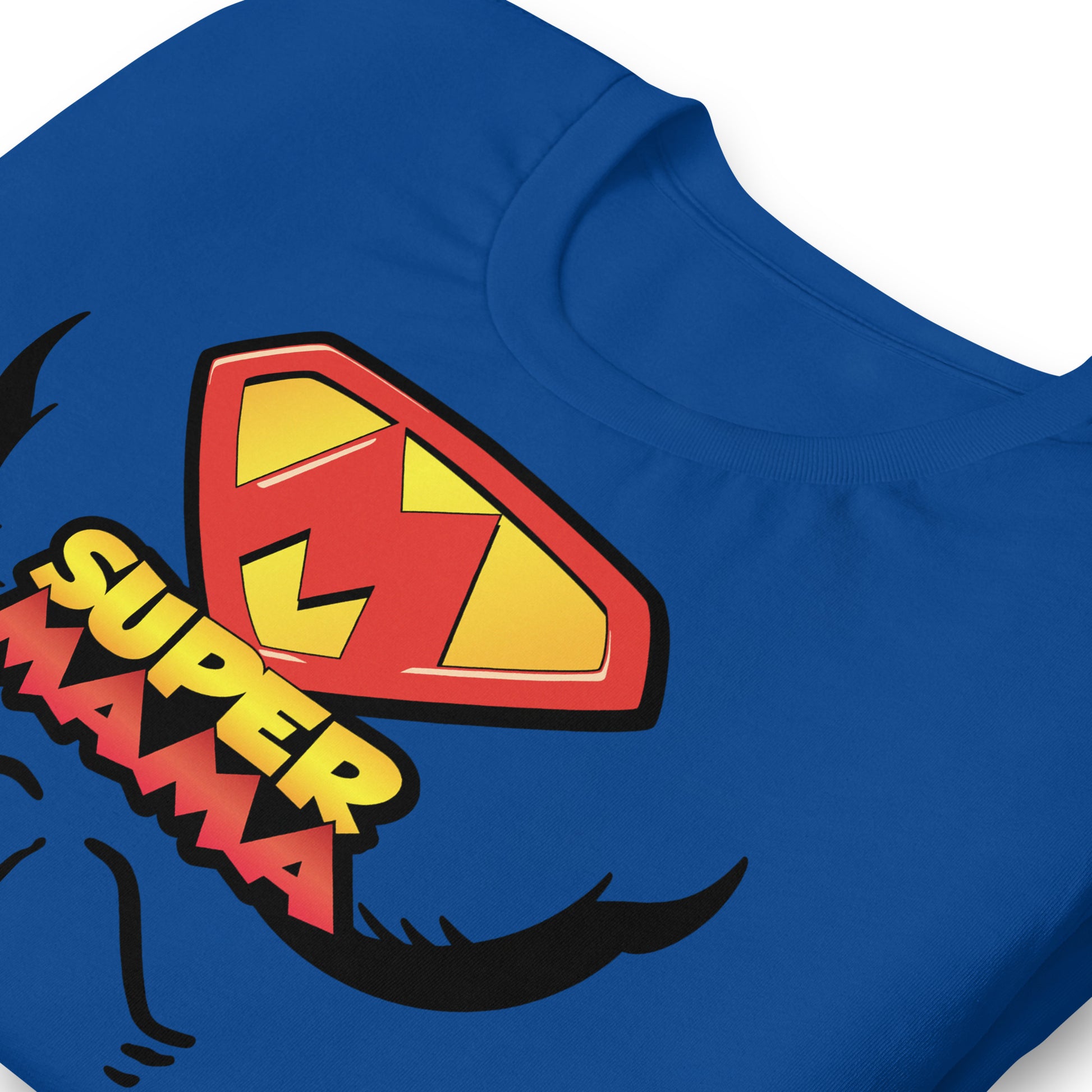 detalle de camiseta super mama heroe azul royal