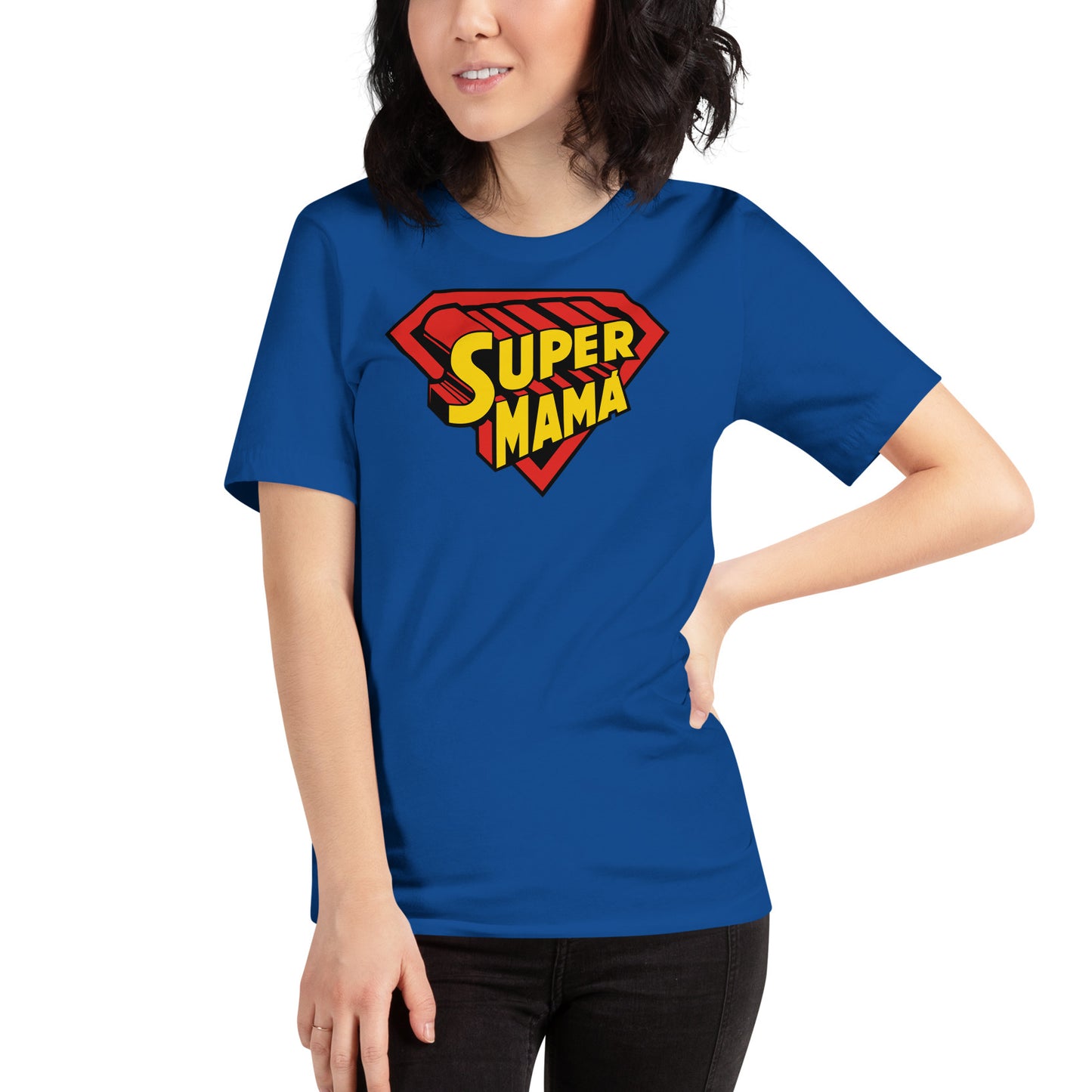 mujer con camiseta super mama azul royal