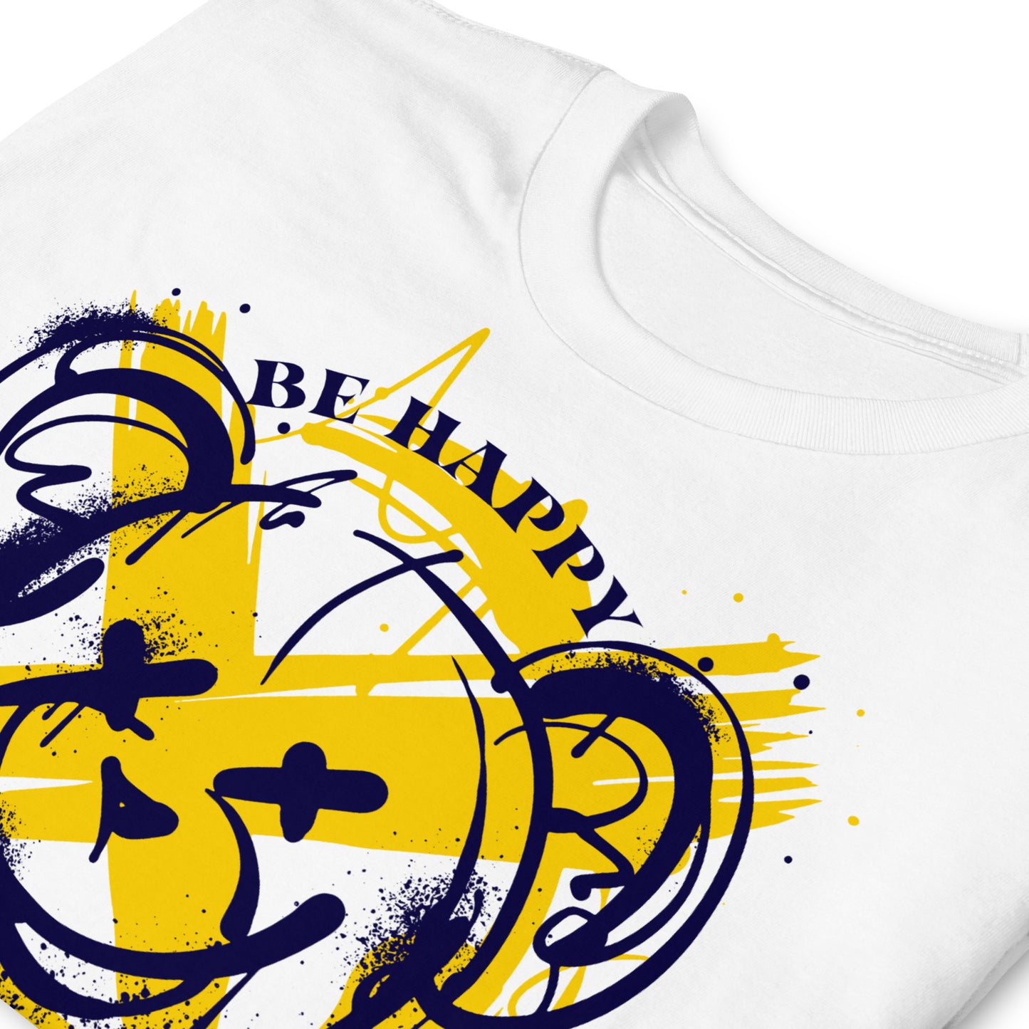 detalle de camiseta teddy bear be happy blanca