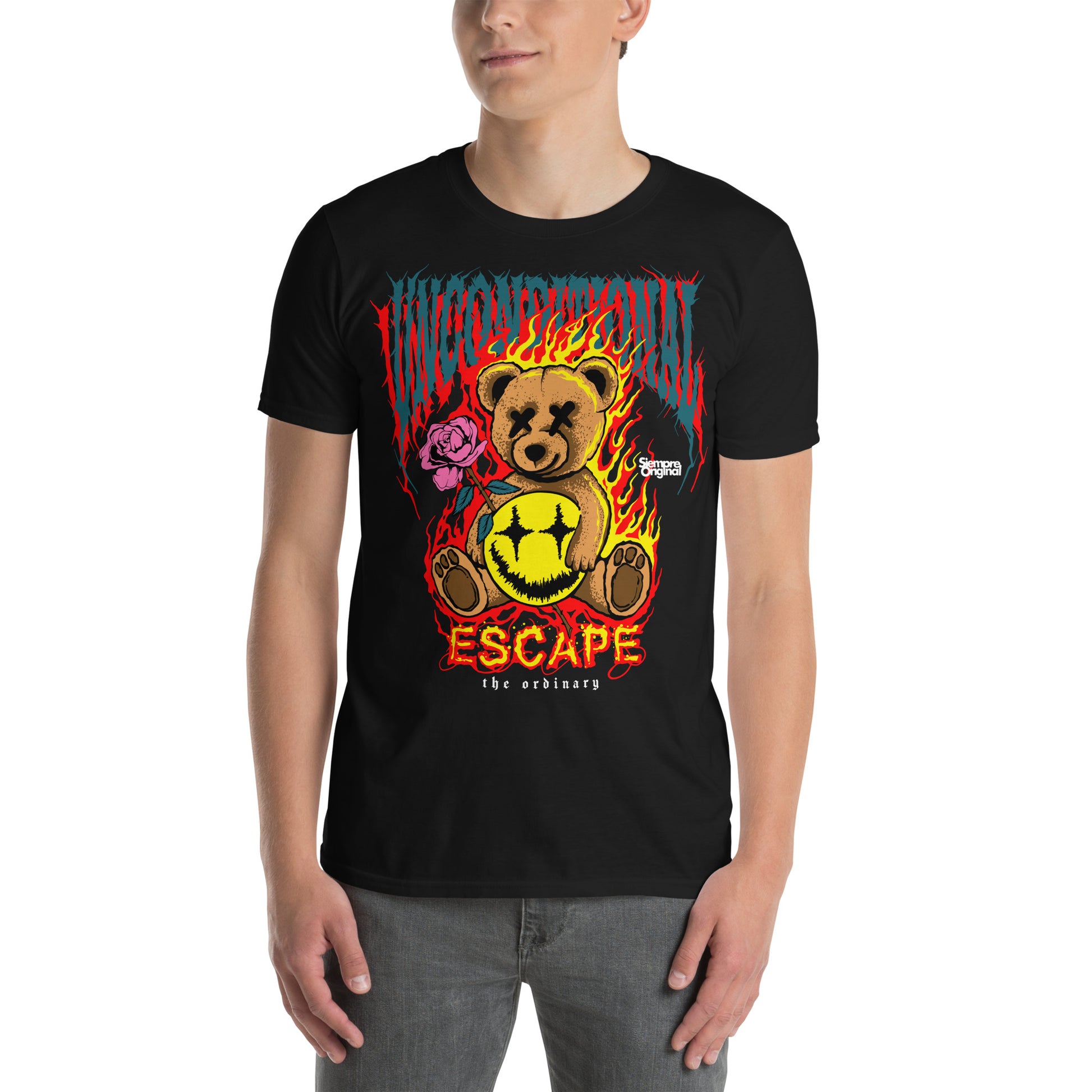 hombre con camiseta teddy bear escape the ordinary negra