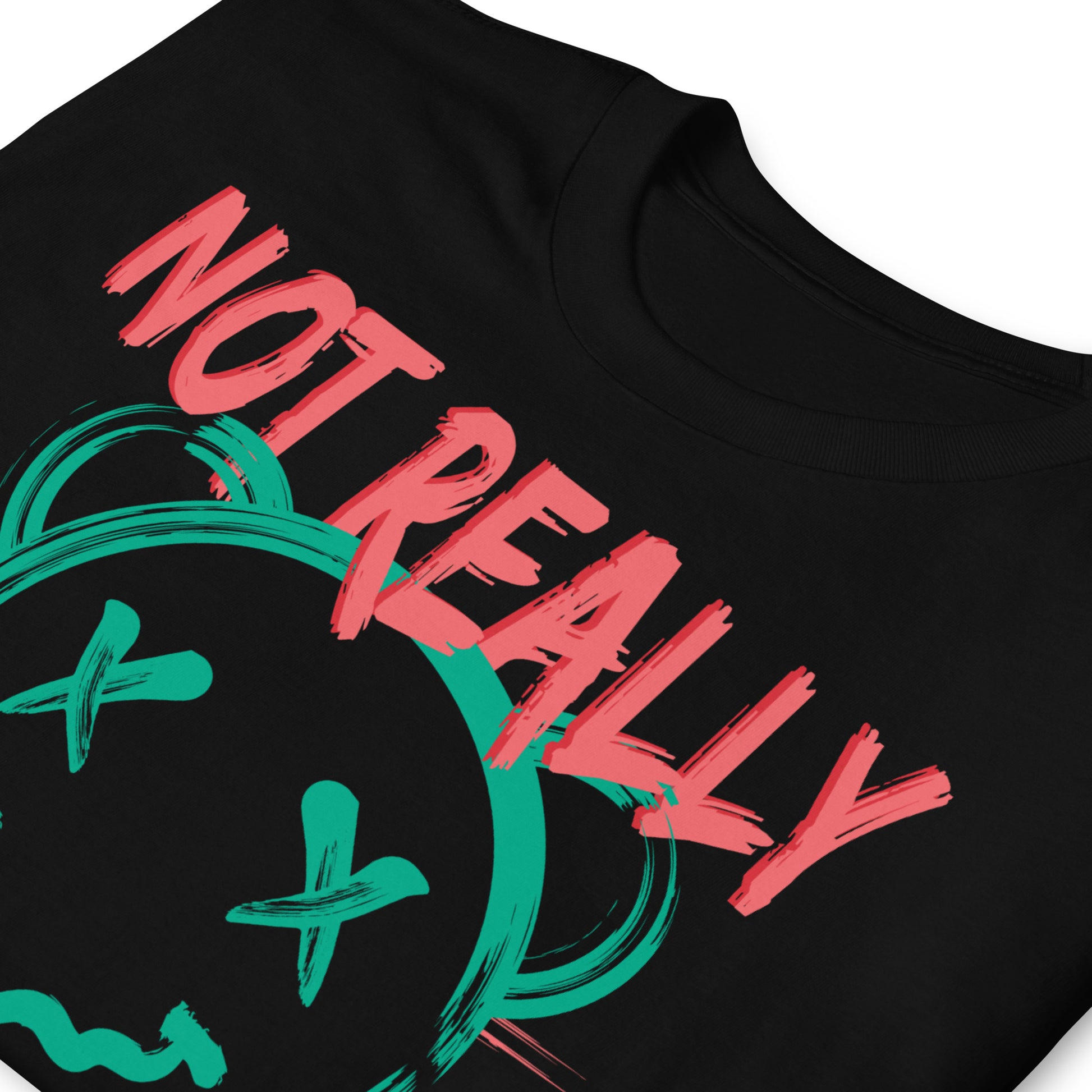 detalle de camiseta teddy bear neon negra