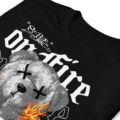 detalle de camiseta teddy bear on fire negra