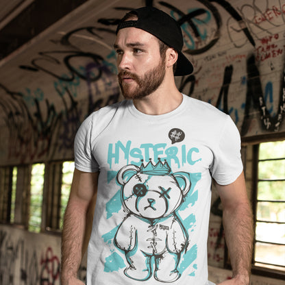 hombre con camiseta teddy bear punk blanca
