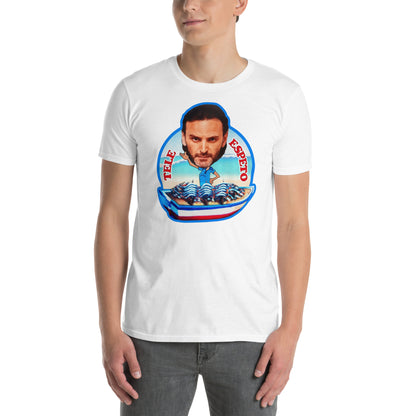 hombre con camiseta de tele espeto fermin trujillo de la que se avecina en color blanco