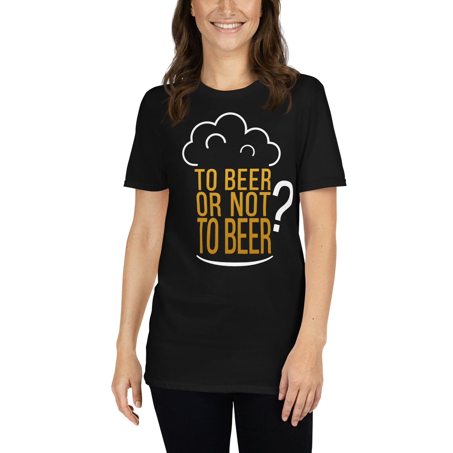 mujer con camiseta to beer or not to beer cerveza hamlet en color negro