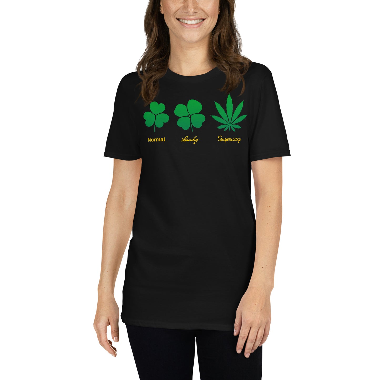 mujer con camiseta trebol suerte marihuana 420 negra