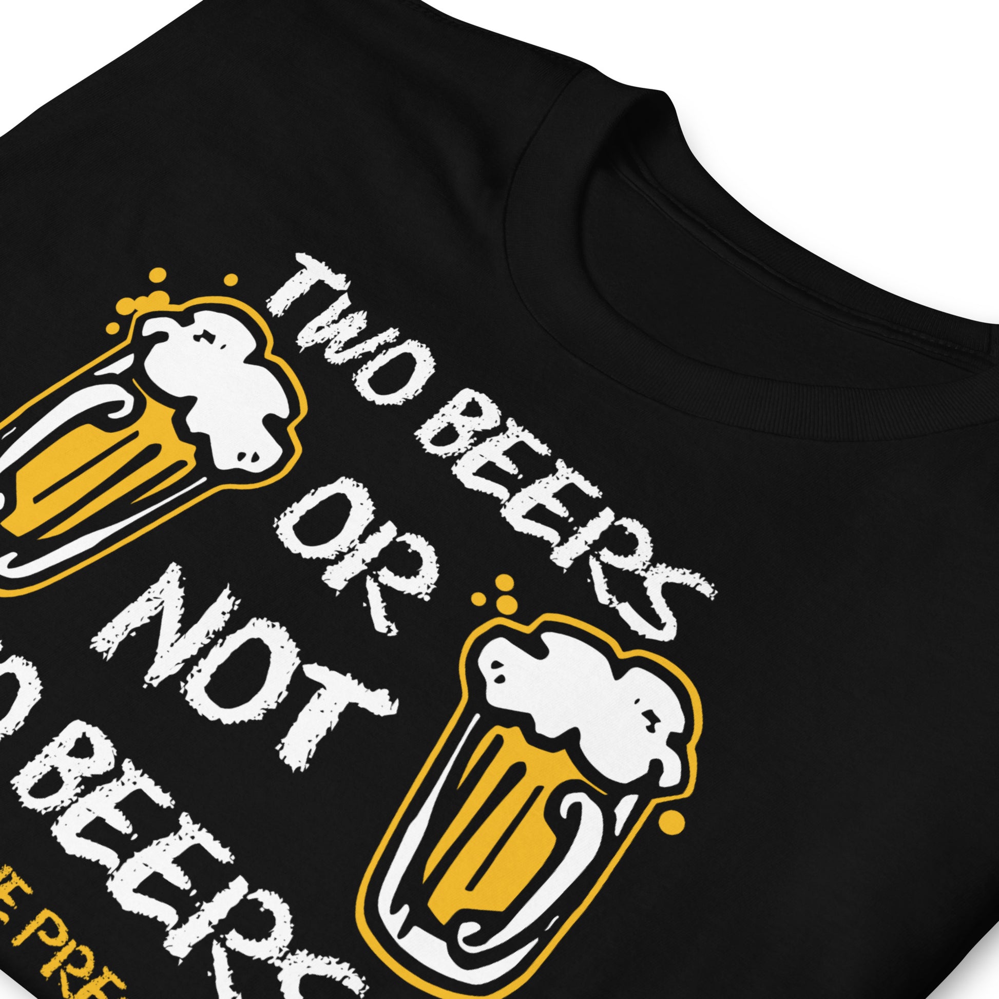 detalle de camiseta two beers or not two beers cerveza hamlet negra