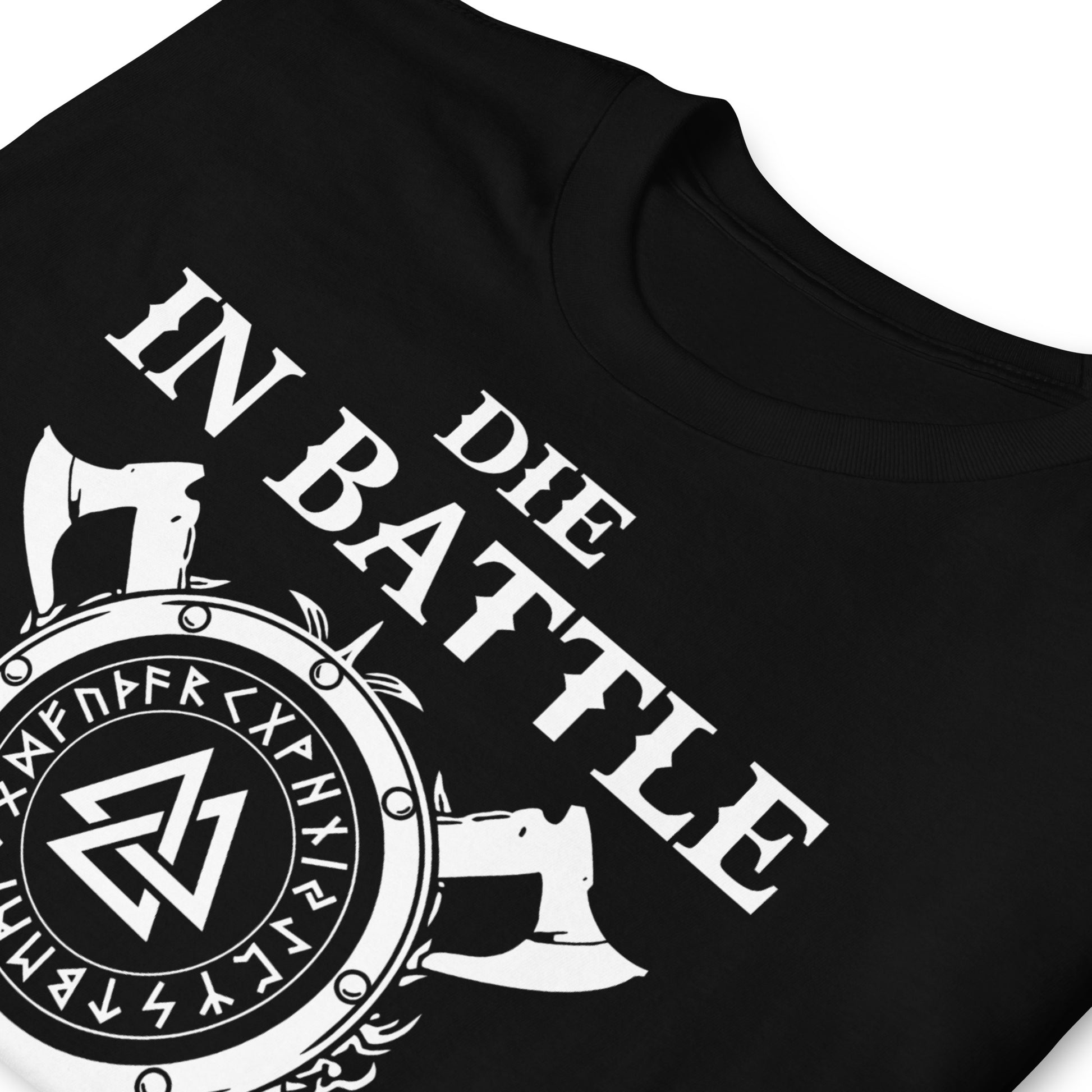 detalle de camiseta die in battle and go to valhalla vikingo negra