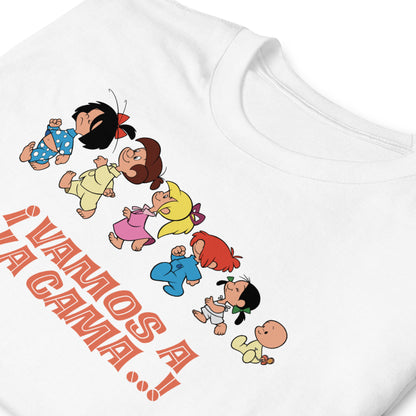 detalle de camiseta la familia telerin vamos a la cama blanca