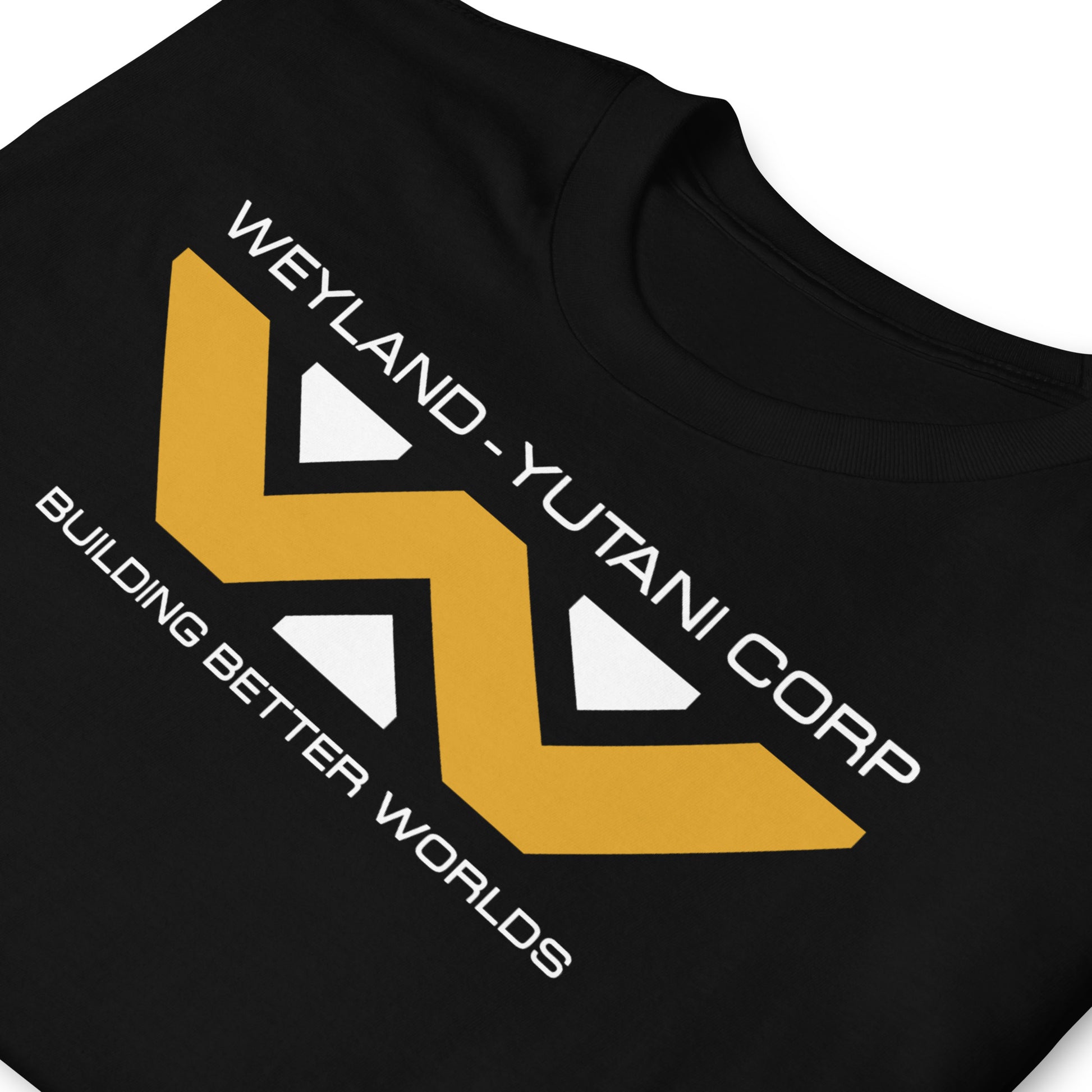 detalle de camiseta weyland yutani alien negra