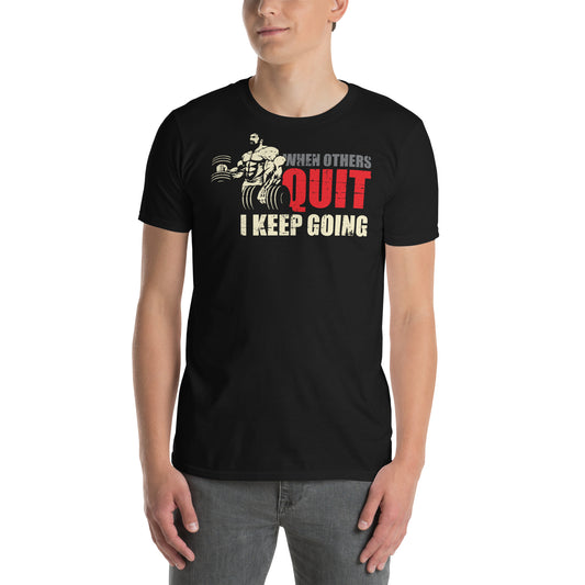 hombre con camiseta when others quit i keep going gym gimnasio fitness en color negro