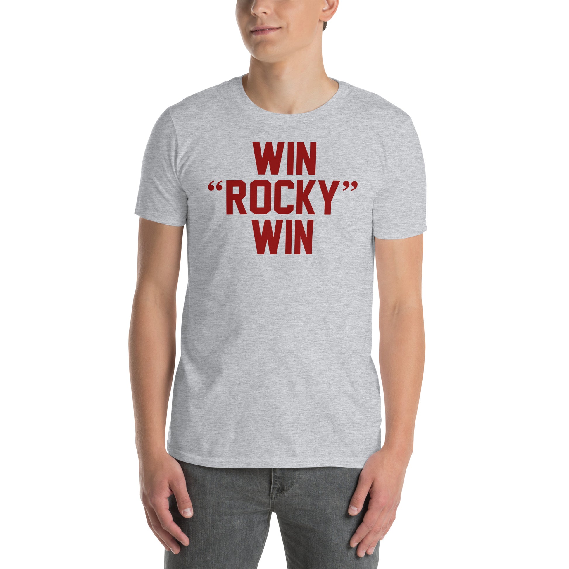 hombre con camiseta win rocky win boxeo gris