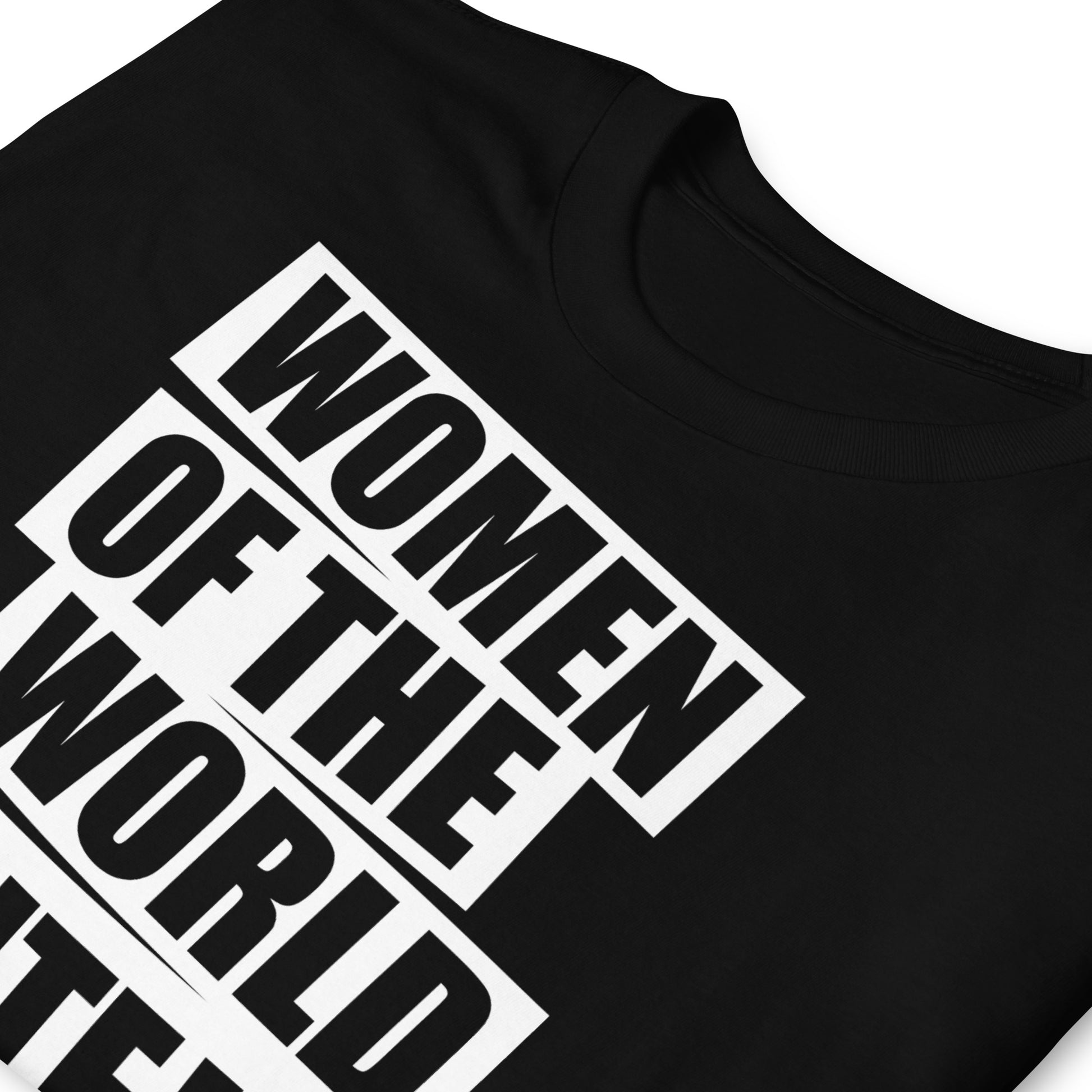 detalle de camiseta women of the world unite negra