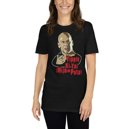 mujer con camiseta yippie ki yay die hard negra