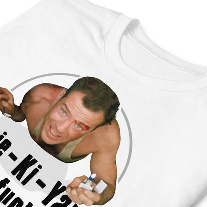 detalle de camiseta yippie ki yay die hard blanca