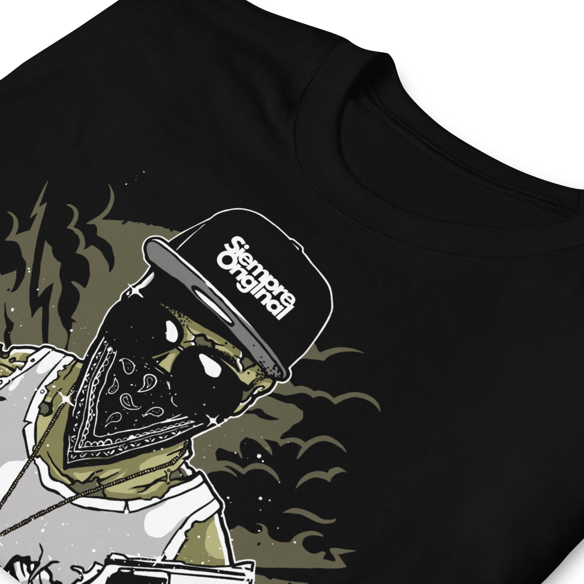 detalle de camiseta zombie gangster negra