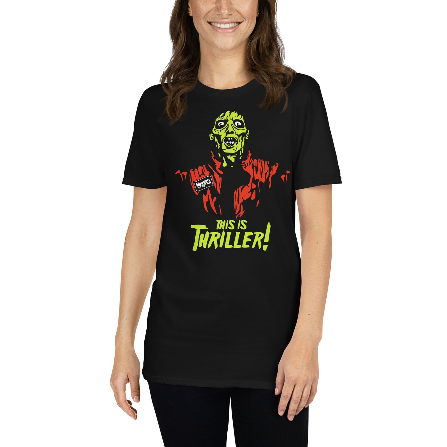 mujer con camiseta zombie thriller michael jackson negra