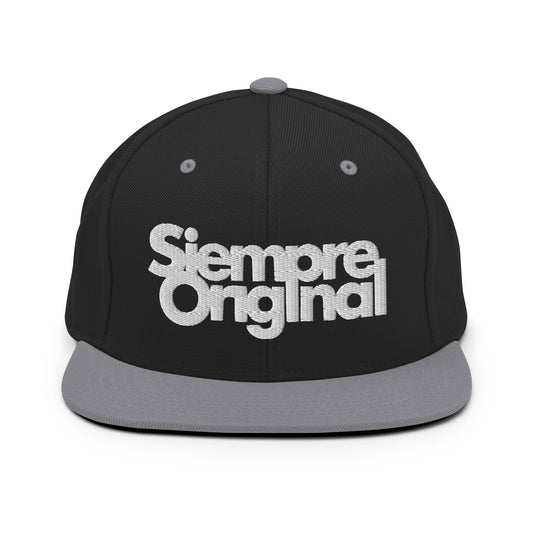 Gorra Snapback con logo Siempre Original bordado. Color Negro y Gris.