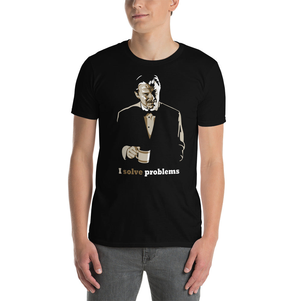 hombre con camiseta de mr wolf de pulp fiction en color negro