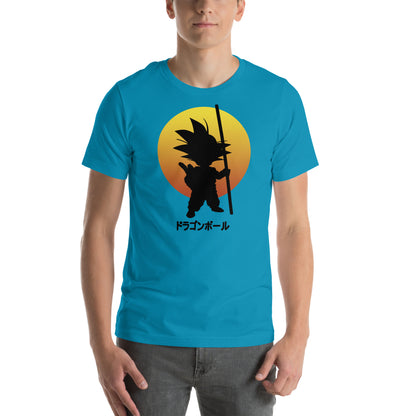 hombre con camiseta de goku de bola de dragon en color azul