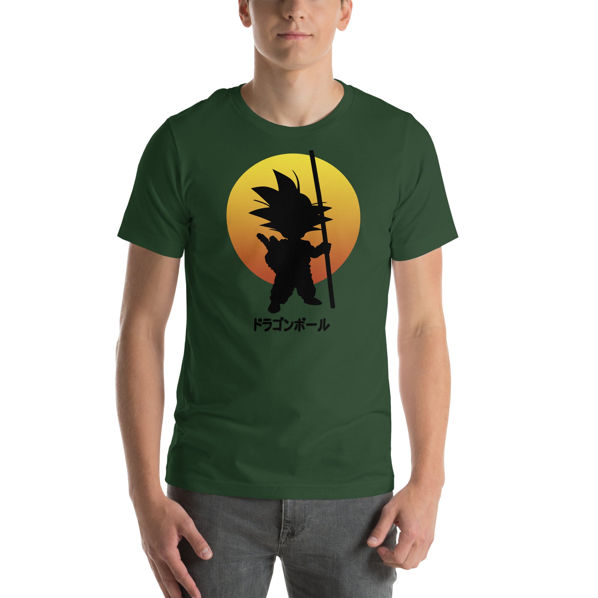 hombre con camiseta de goku de bola de dragon en color verde botella