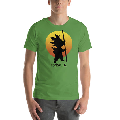 hombre con camiseta de goku de bola de dragon en color verde
