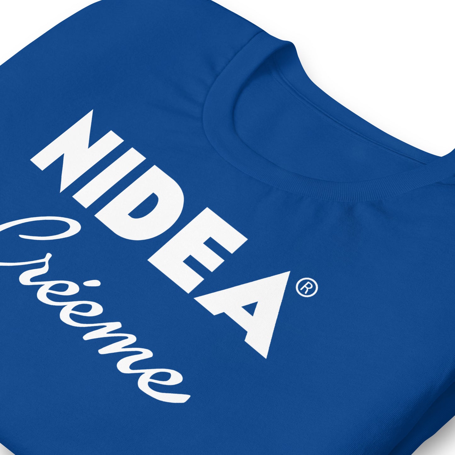 Camiseta Nidea Créeme logo Nivea. Color Azul Royal. Detalle.